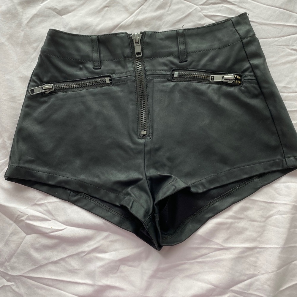 Short leather black shorts H&M